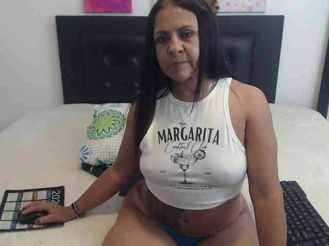 katiehotx webcam