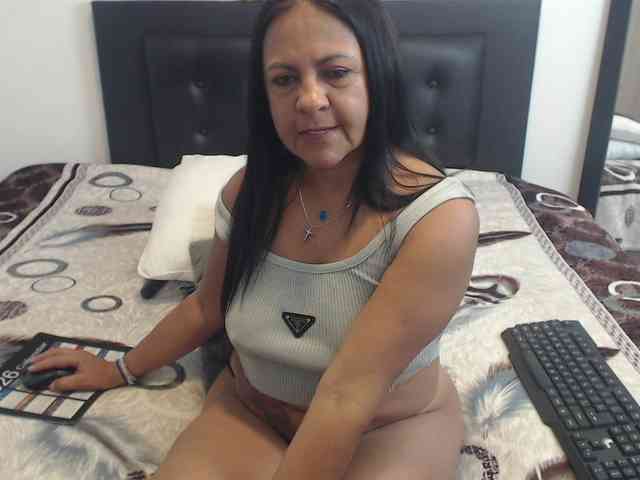 katiehotx webcam