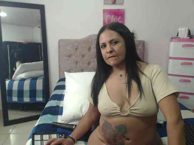 katiehotx katiehotx