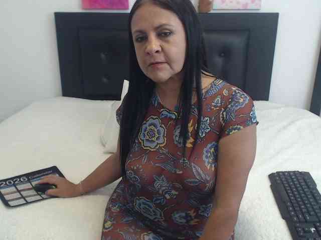 katiehotx webcam