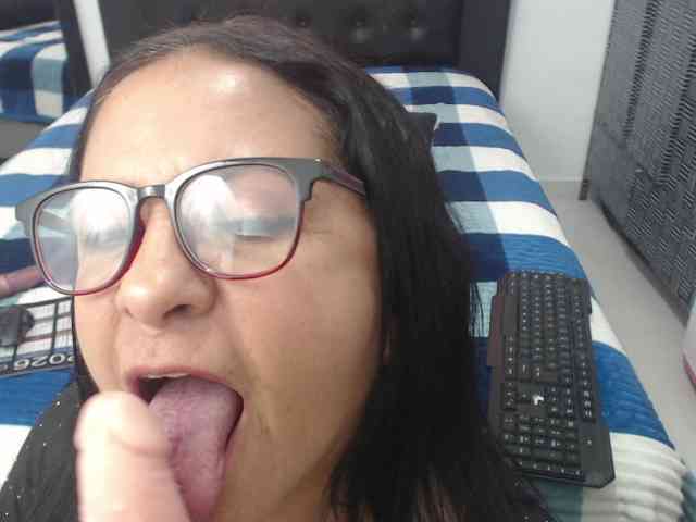 katiehotx webcam