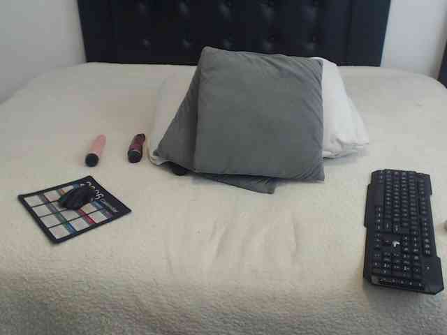 katiehotx webcam