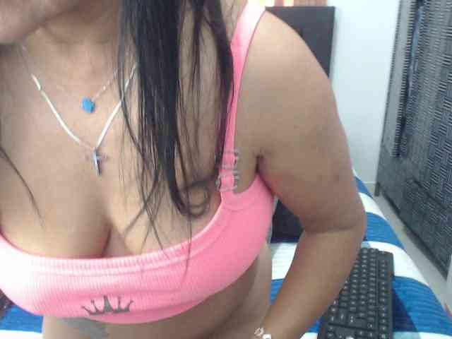 katiehotx webcam
