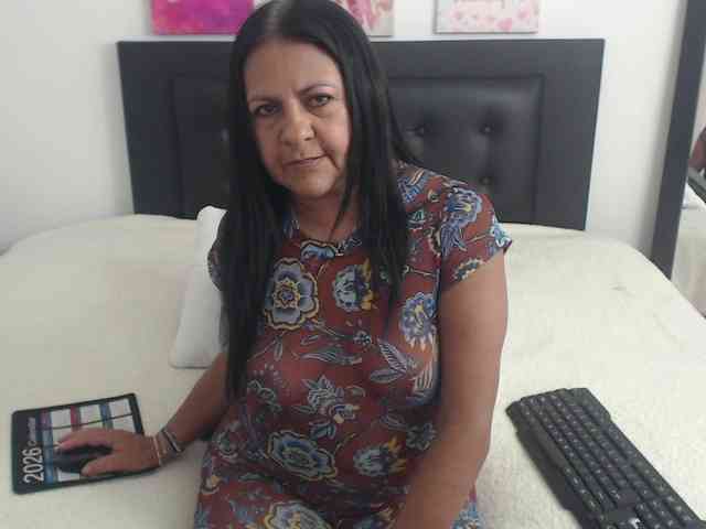 katiehotx webcam