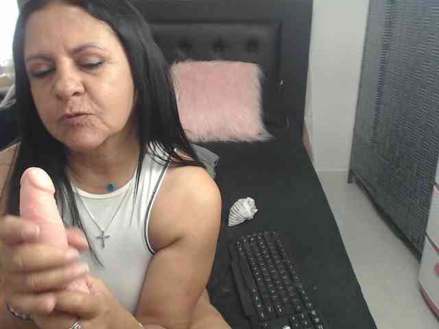 katiehotx katiehotx