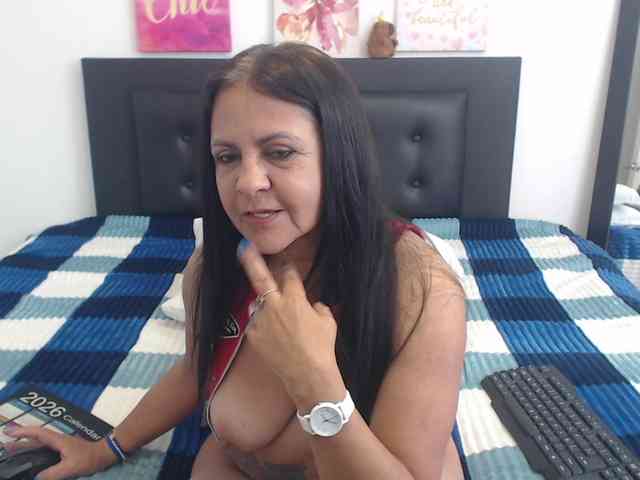 katiehotx webcam