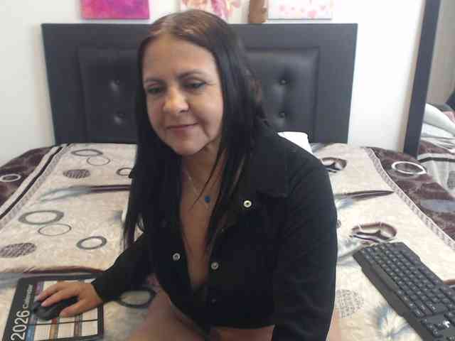 katiehotx webcam