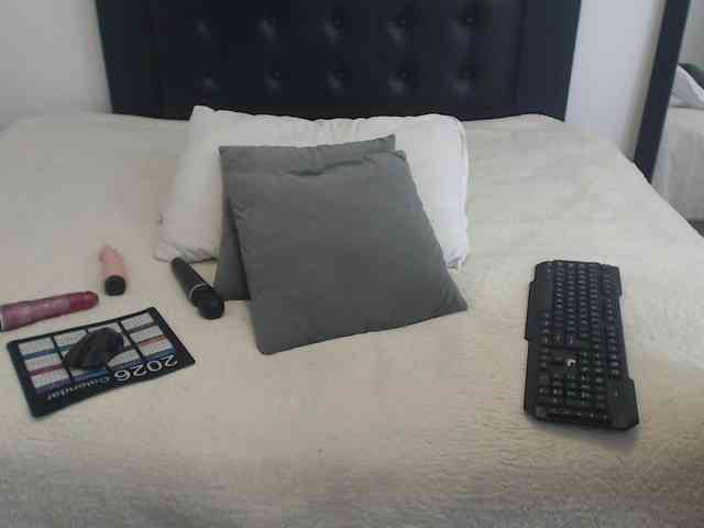 katiehotx webcam