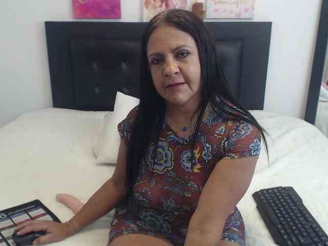 katiehotx webcam