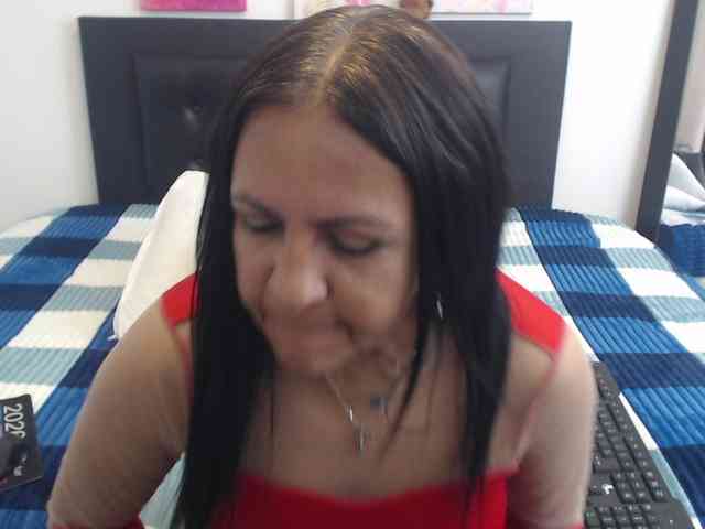 katiehotx webcam