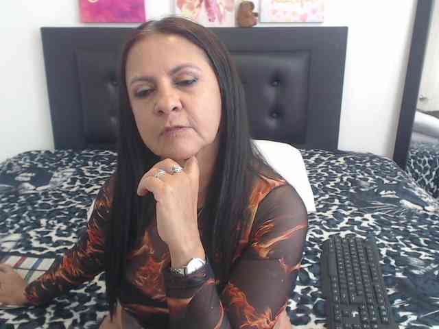 katiehotx webcam
