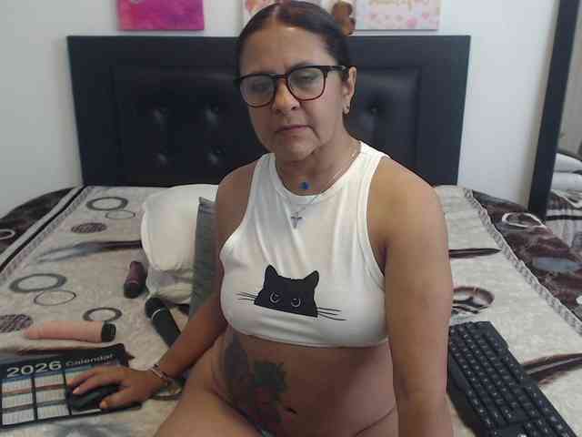 katiehotx webcam
