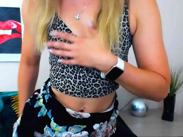 NatalieKiss webcam