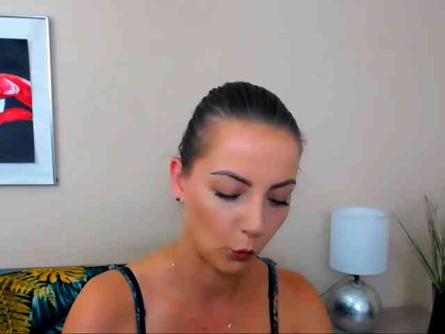NatalieKiss webcam