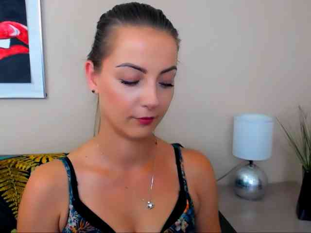 NatalieKiss webcam