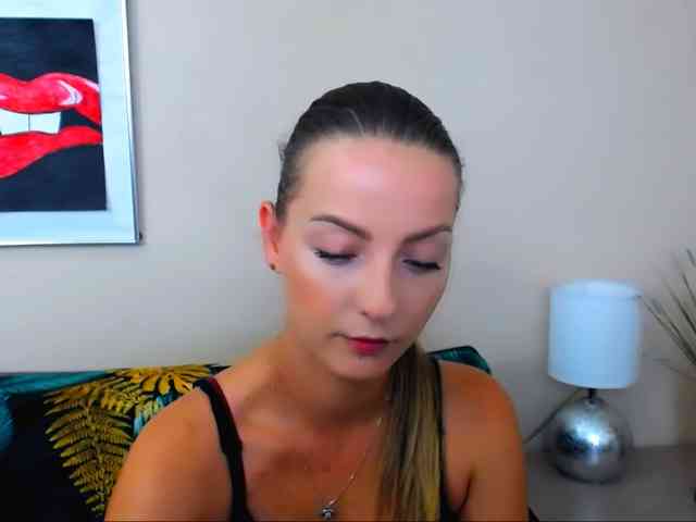 NatalieKiss webcam