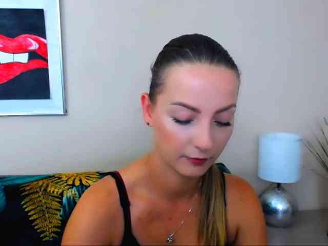 NatalieKiss webcam