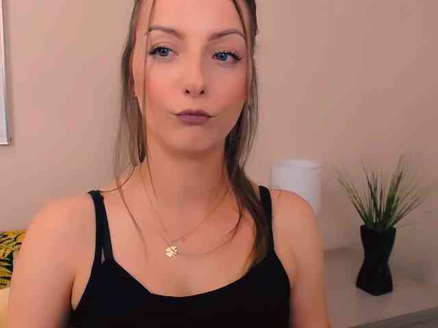 NatalieKiss webcam