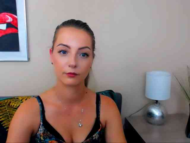 NatalieKiss webcam