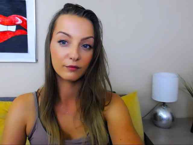 NatalieKiss webcam