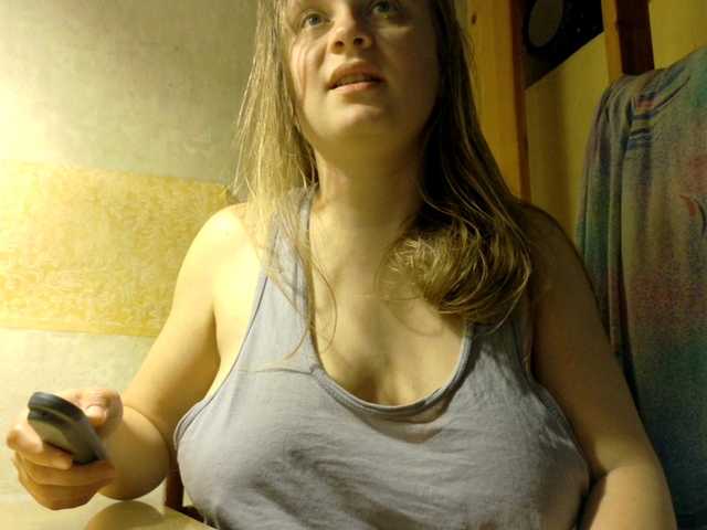 esterjohns live cam on BongaCams