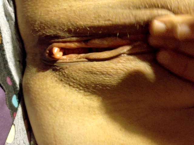 esterjohns live cam on BongaCams