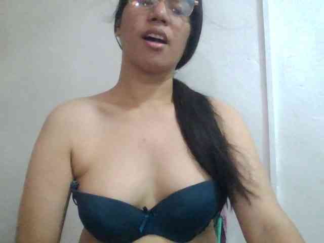LuckyTSxCUM Live Webcam on BongaCams