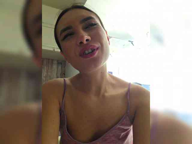 KateLove23 webcam