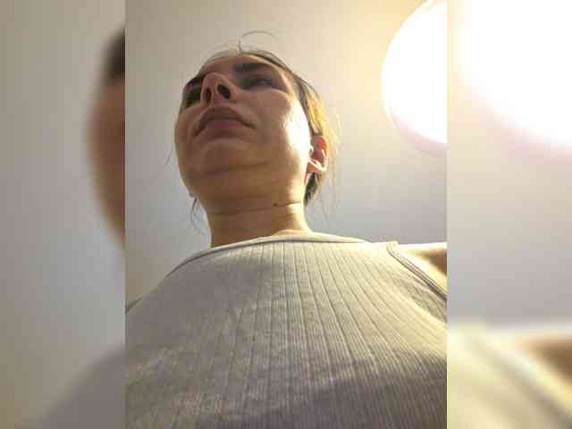 KateLove23 webcam