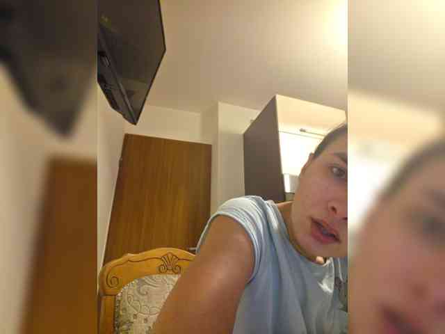 KateLove23 webcam