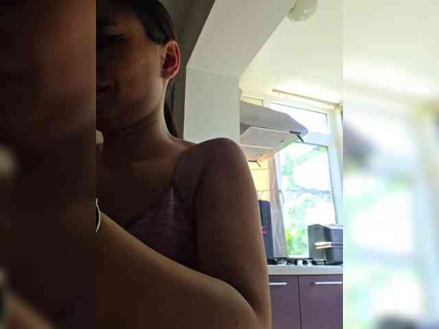 KateLove23 webcam