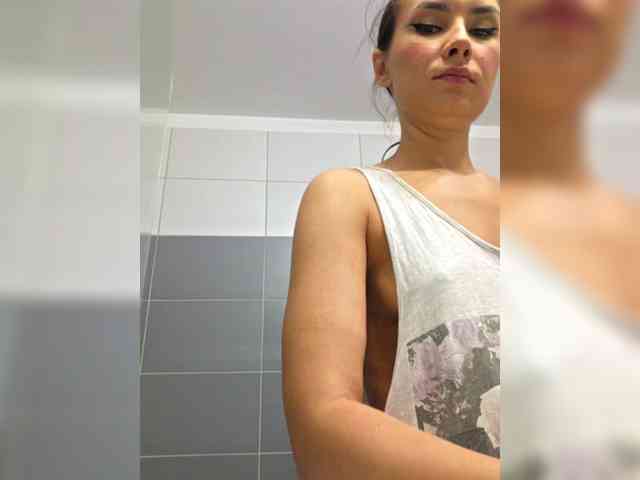 KateLove23 webcam