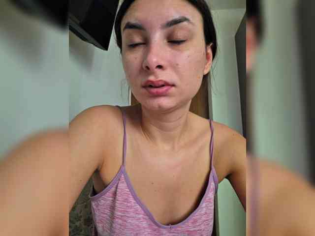 KateLove23 webcam