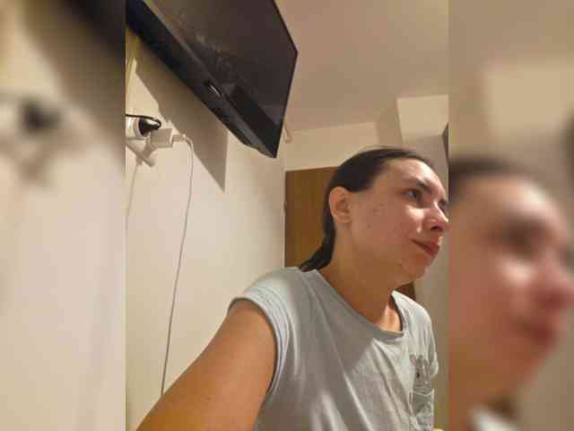 KateLove23 webcam