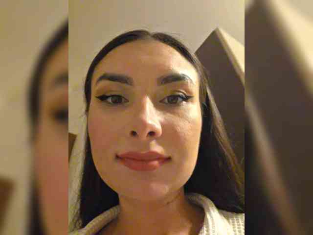 KateLove23 webcam