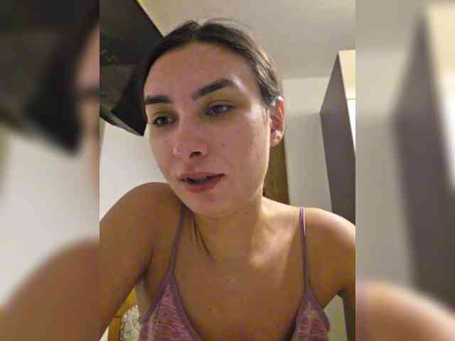 KateLove23 webcam