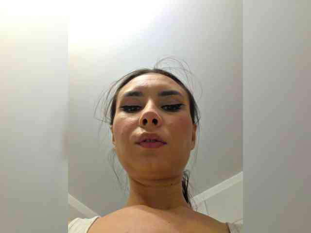 KateLove23 webcam
