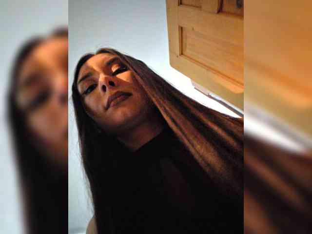 KateLove23 webcam