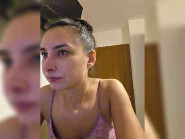 KateLove23 webcam