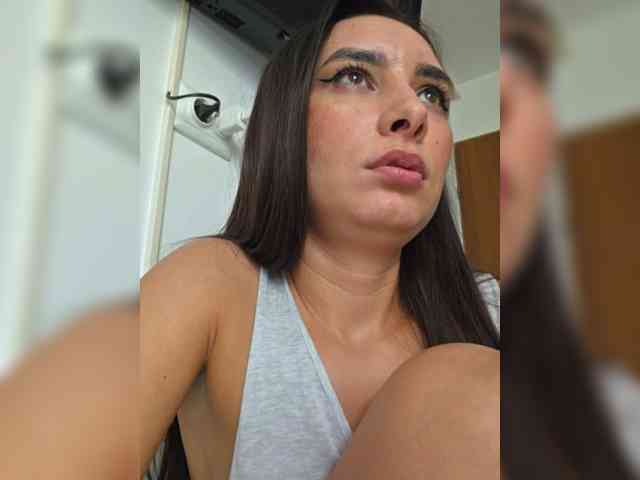 KateLove23 webcam