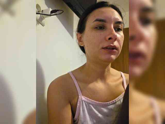 KateLove23 webcam
