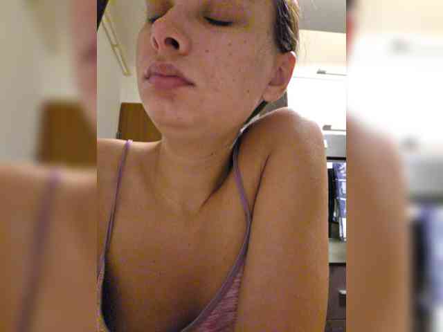 KateLove23 webcam