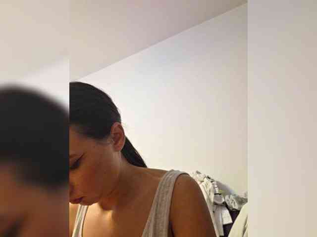 KateLove23 webcam