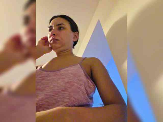 KateLove23 webcam