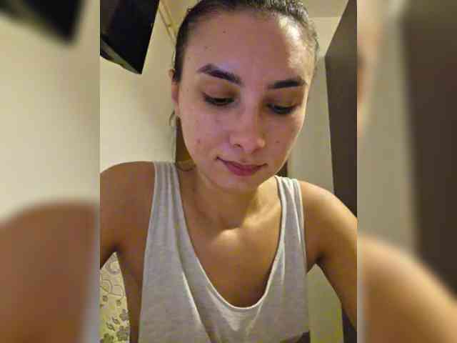 KateLove23 webcam