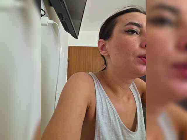 KateLove23 webcam