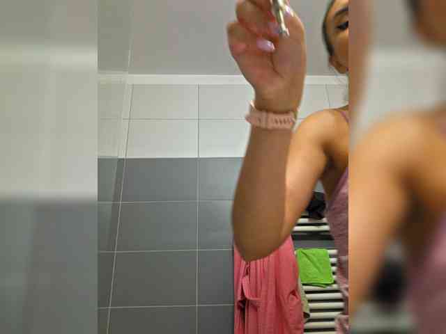 KateLove23 webcam