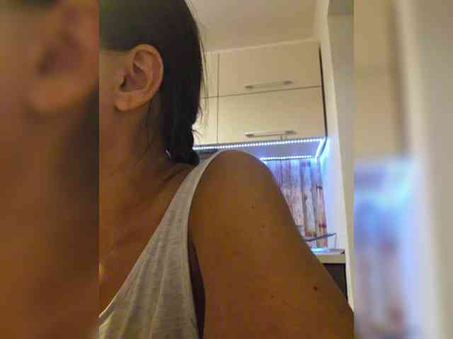KateLove23 webcam