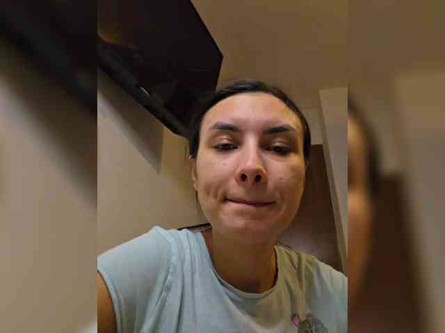 KateLove23 webcam