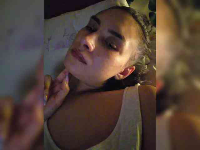 KateLove23 webcam